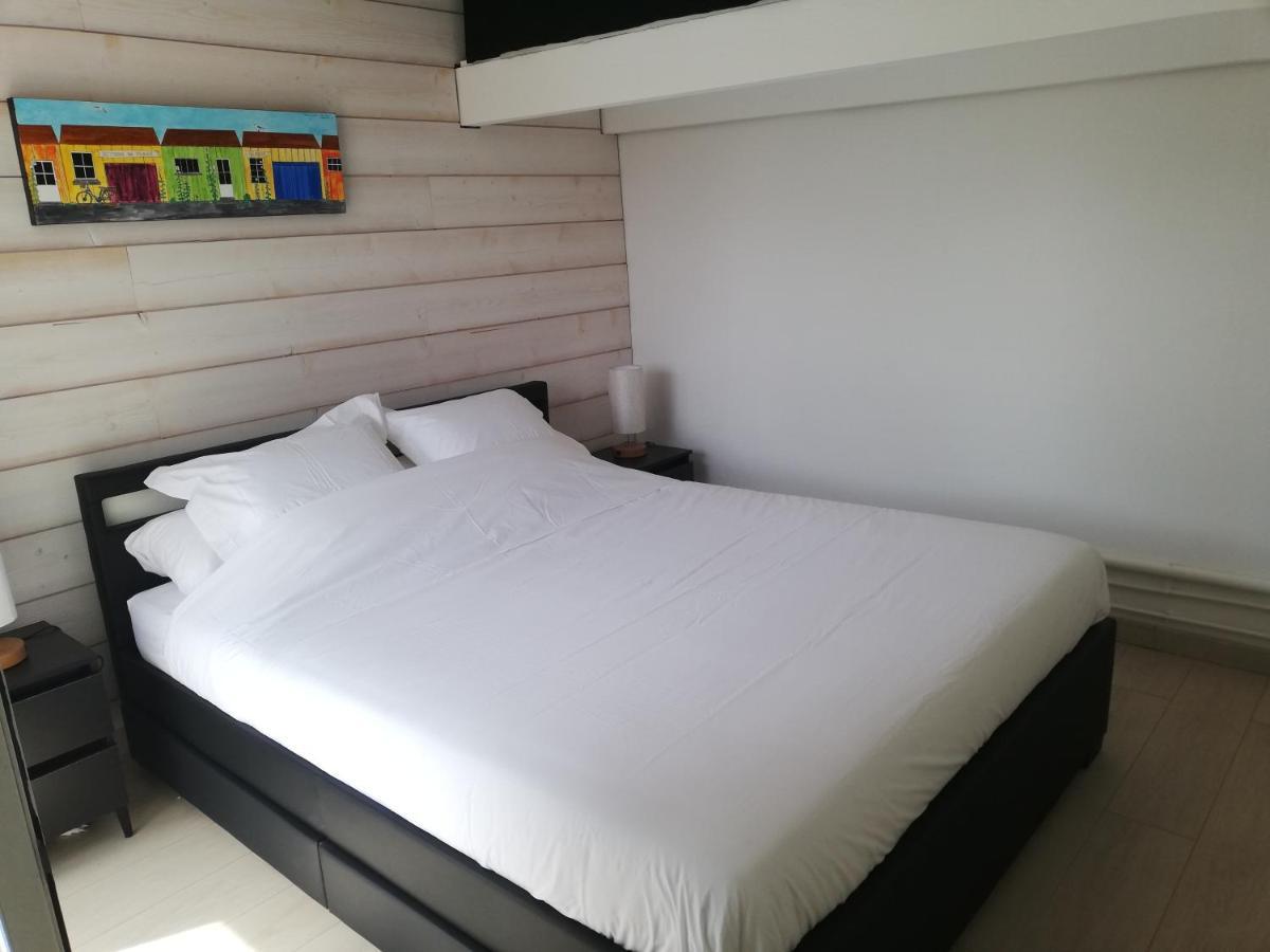 Studio Independant Chez L'Habitant Avec Piscine Et Cuisine Exterieures Λα Ροσέλ Εξωτερικό φωτογραφία
